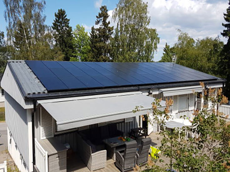 Installation av solceller Viken Hoganas.jpg