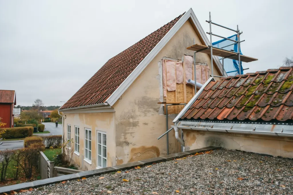 s nk uppv rmningskostnaden med fasadisolering och till ggsisolering av vind tak